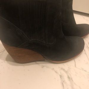 KorK-Ease wedge booties